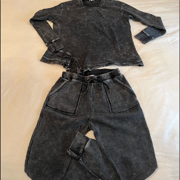 Splendid Pants - Splendid | asymmetrical top w/ bottoms